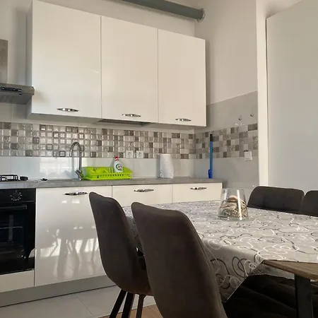 Eduardo Apartament