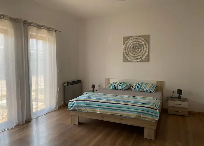 Eduardo 아파트 풀라