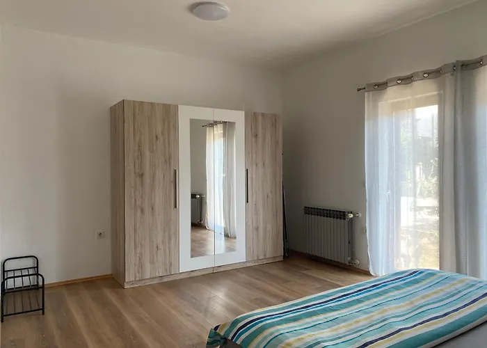 Eduardo 아파트 풀라